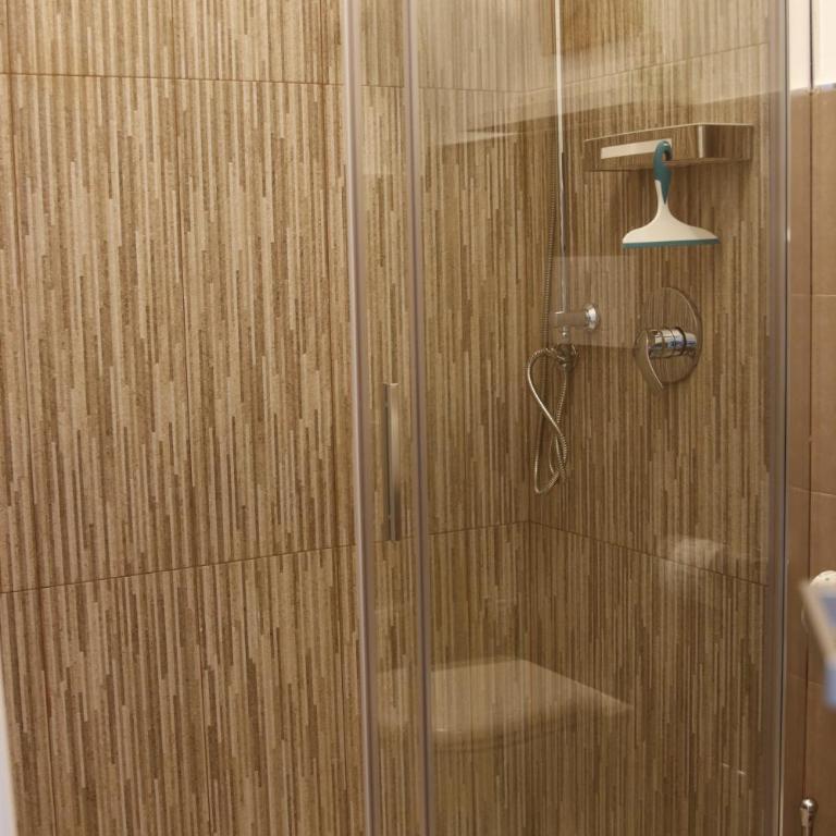Flowing House - Camera Matrimoniale con Bagno Privato - 10