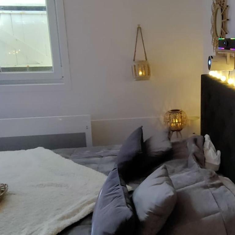 Maisonnette parking moto au cœur des sables - Appartement 1 Chambre - 2