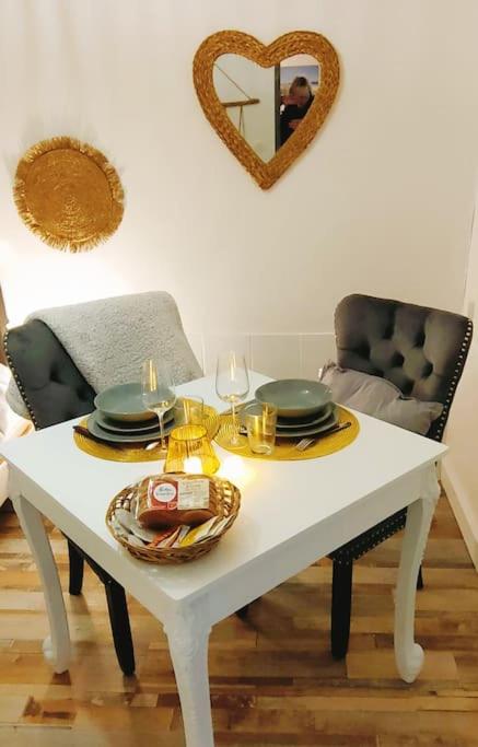 Maisonnette parking moto au cœur des sables - Appartement 1 Chambre - 4