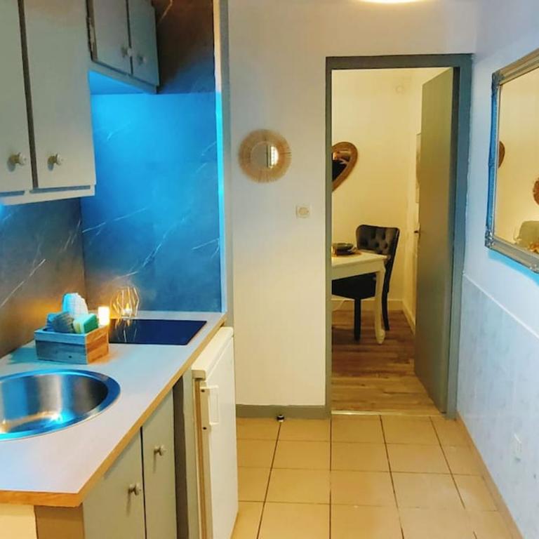 Maisonnette parking moto au cœur des sables - Appartement 1 Chambre - 8