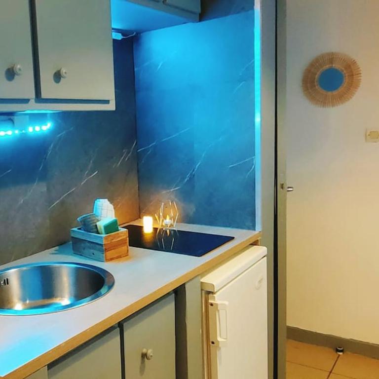 Maisonnette parking moto au cœur des sables - Appartement 1 Chambre - 13