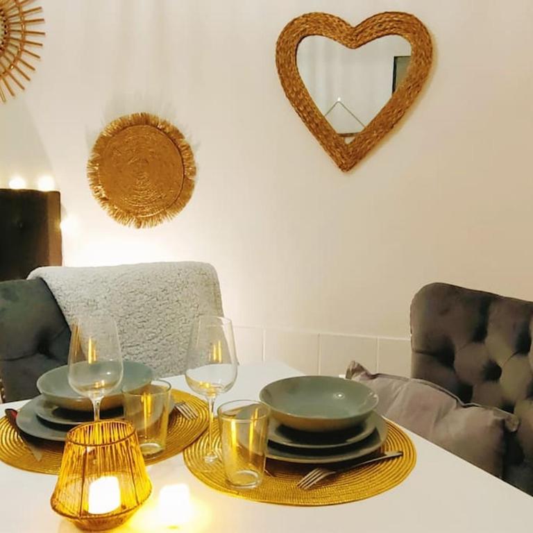 Maisonnette parking moto au cœur des sables - Appartement 1 Chambre - 17