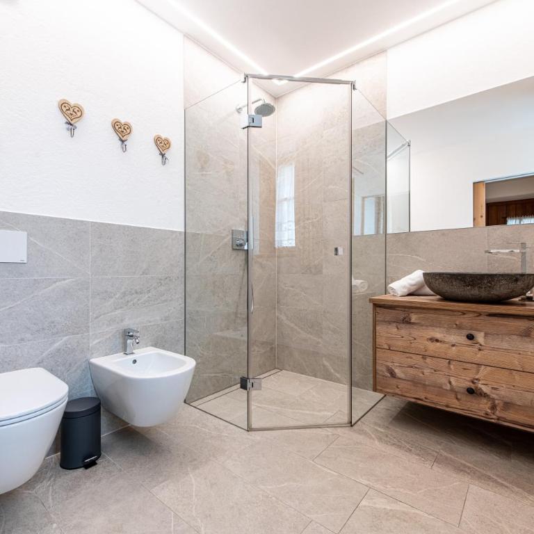 Apartments Ansitz Wildberg - Camera Matrimoniale Deluxe (2 Adulti + 1 Bambino) - 5