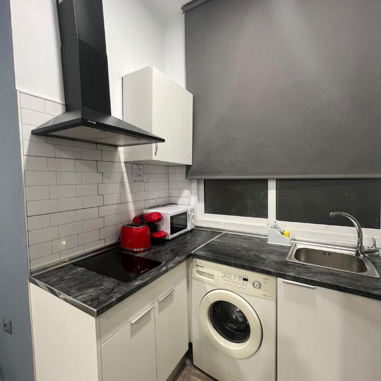 Estupendo piso a 5 min en coche del aeropuerto - Apartamento de 1 dormitorio - 14