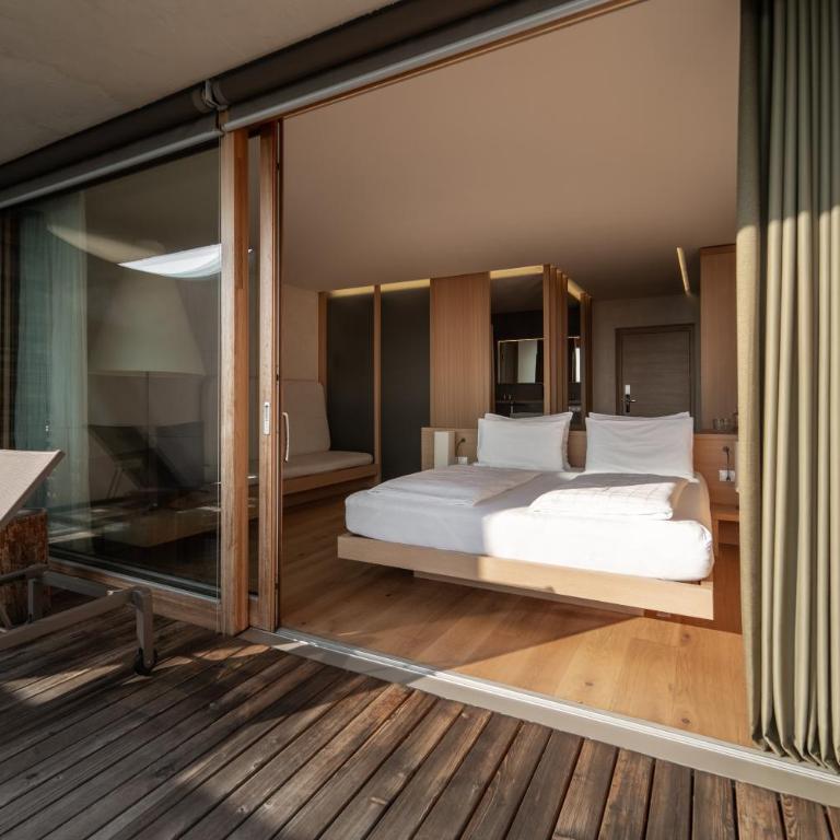 Hotel Valentinerhof - Doppelzimmer mit Bergblick - 2