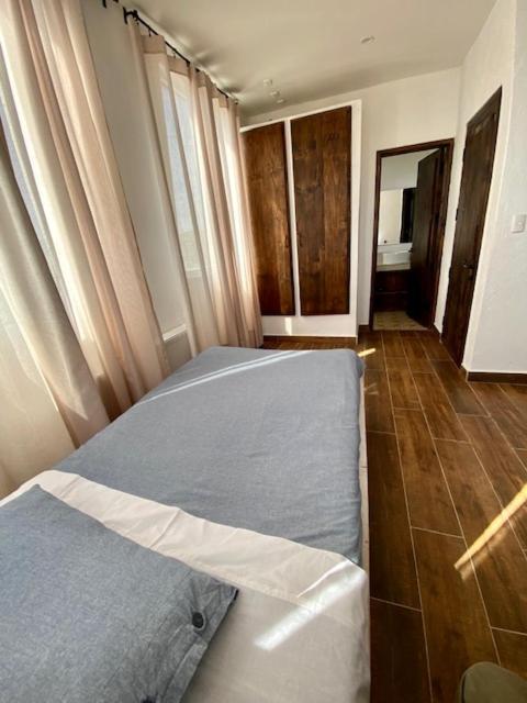 Casa de 9 habitaciones con baño independiente - Casa - 24