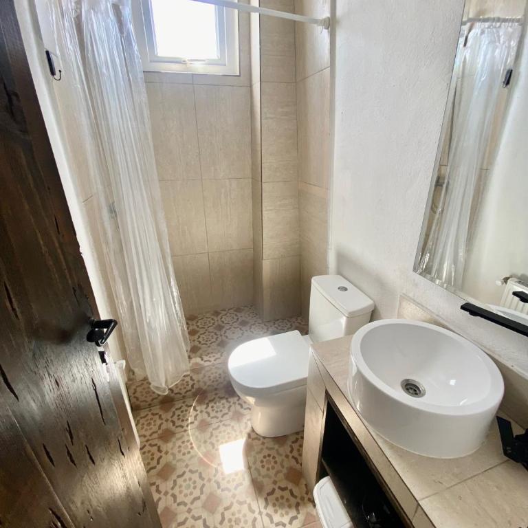 Casa de 9 habitaciones con baño independiente - Casa - 35