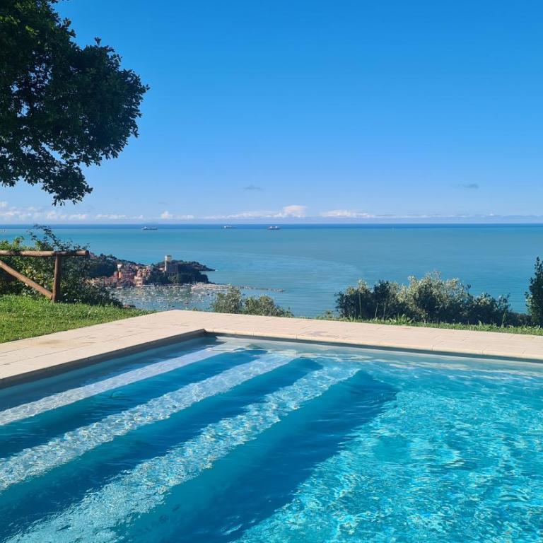 "Torretta House", in a Private Park on Lerici hills, shared Pool, Tennis, AC, parking next door, additional parking in Lerici, Cooking Lesson and Wine Tasting - Casa con 2 Camere da Letto - 1