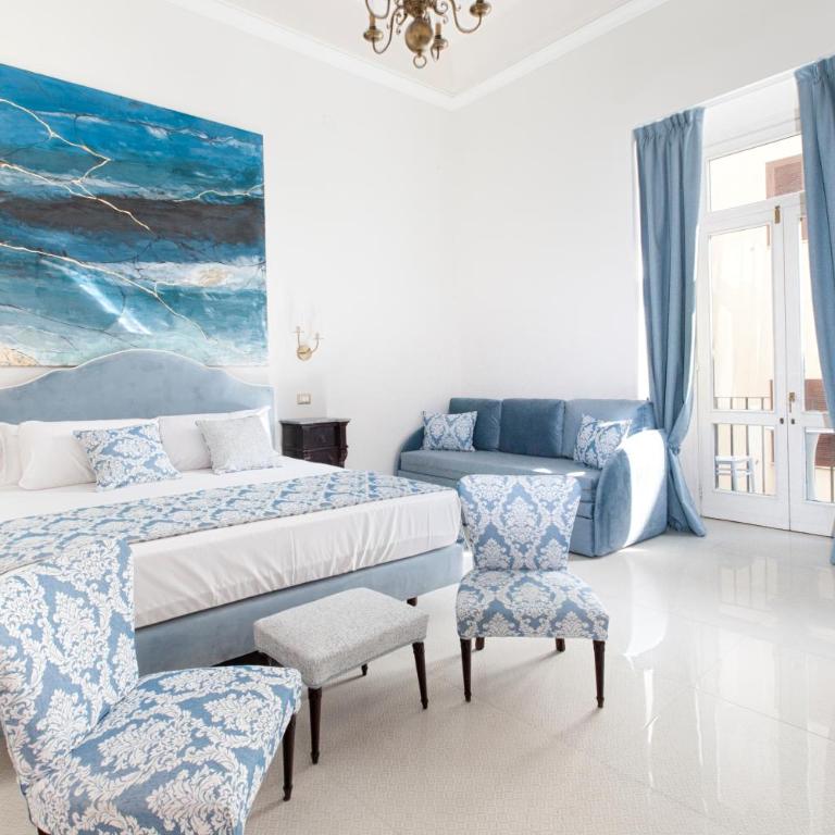 Grace Suites Sorrento - King Room with Spa Bath - 3