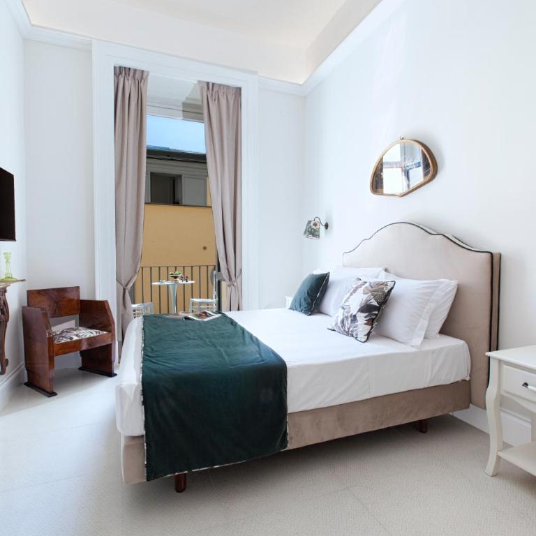 Grace Suites Sorrento - Deluxe Double Room - 1