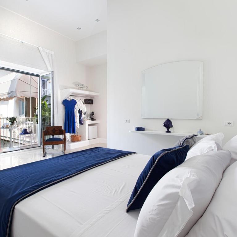 Grace Suites Sorrento - Comfort Quadruple Room - 2