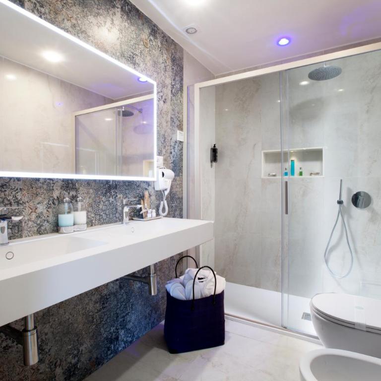 Grace Suites Sorrento - Comfort Quadruple Room - 9