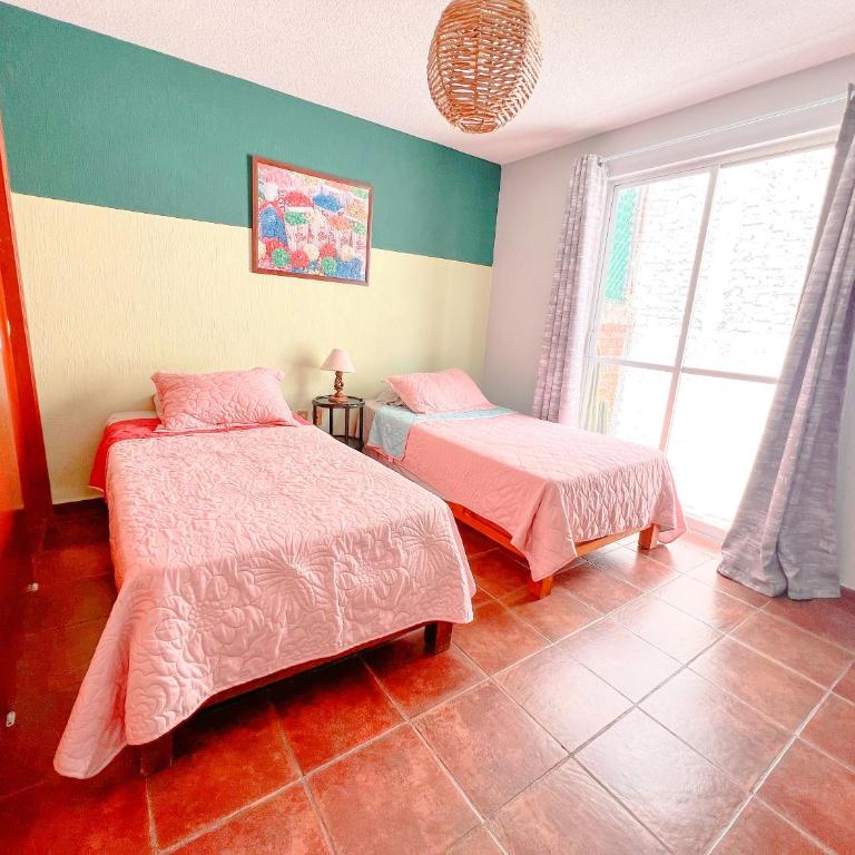 Colorful family condo with terrace and free parking - Three-Bedroom Apartment - 8