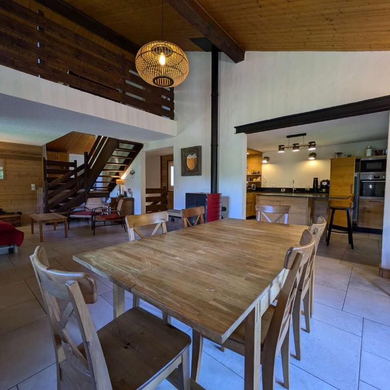 Chalet rénové 12 pers, 5 ch, parking, poêle, sud-ouest - Chalet 3 Chambres - 1