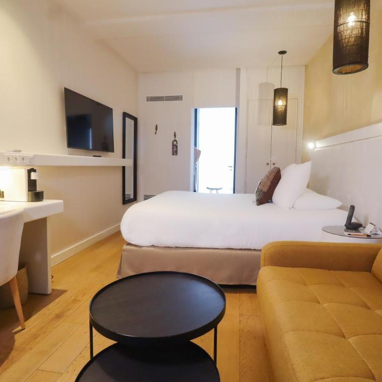Boa Hotel - BW Signature Collection - Lille Centre Gares - Chambre Quadruple avec Lit King-Size et Canapé-Lit - Non-Fumeurs - 2