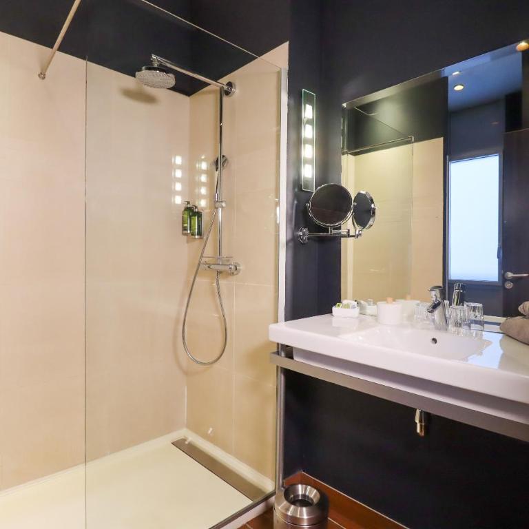 Boa Hotel - BW Signature Collection - Lille Centre Gares - Chambre Lit Queen-Size Classique - Non-Fumeurs - 5