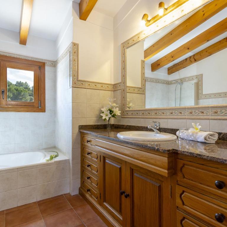Villa can Seguinot by homevillas360 - Three-Bedroom Villa - 26