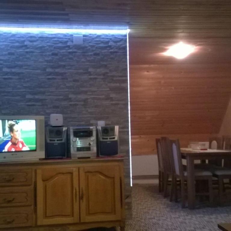 Apartments Dora - Three-Bedroom Apartment - 1