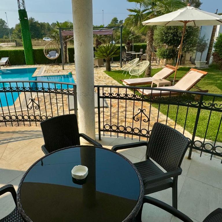 Apartments Lj - Apartman s 1 Spavaćom Sobom i Pogledom na Bazen - 2