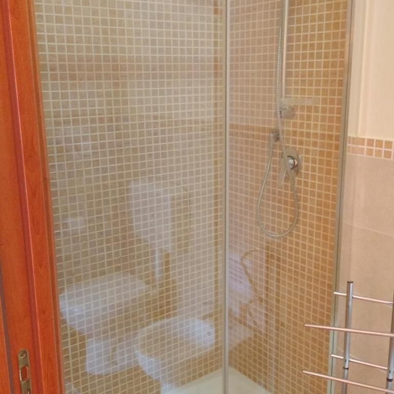 B&B Max - Camera Doppia con Letti Singoli - 2