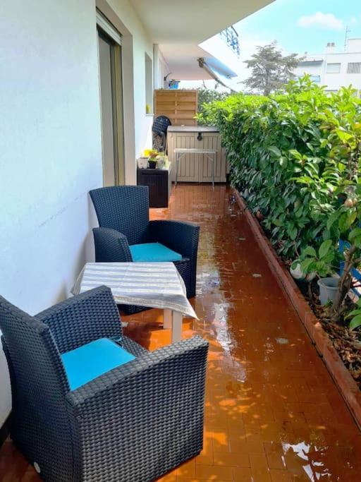 Appartement avec terrasse, piscine et garage à 400m plage - Appartement 3 Chambres - 9