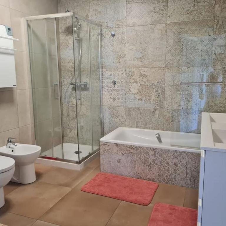 Appartement avec terrasse, piscine et garage à 400m plage - Appartement 3 Chambres - 12