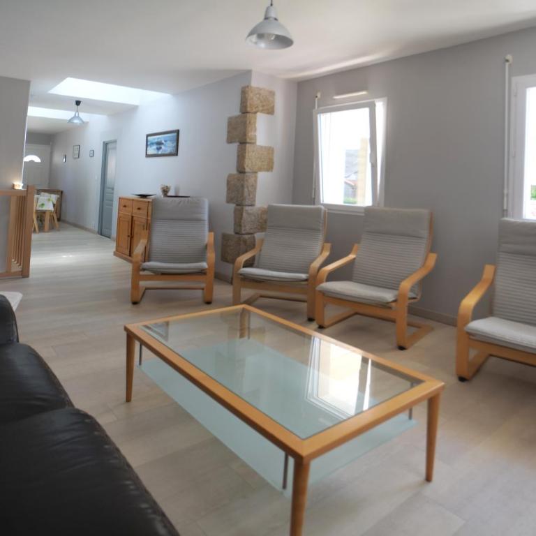 Maison avec piscine 10 couchages - Four-Bedroom House - 5