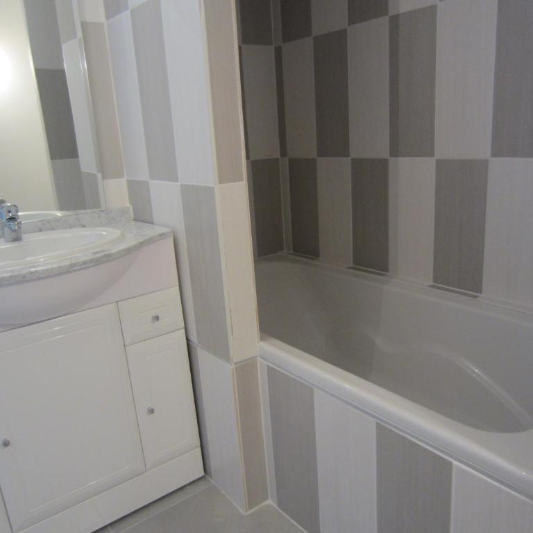 Maison avec piscine 10 couchages - Four-Bedroom House - 10