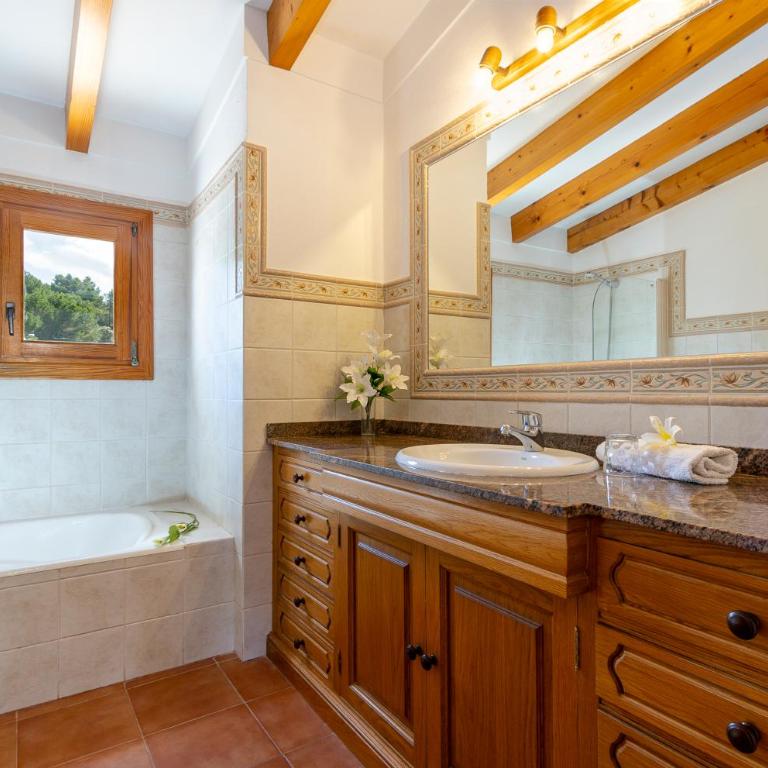 Villa can Seguinot by homevillas360 - Three-Bedroom Villa - 6