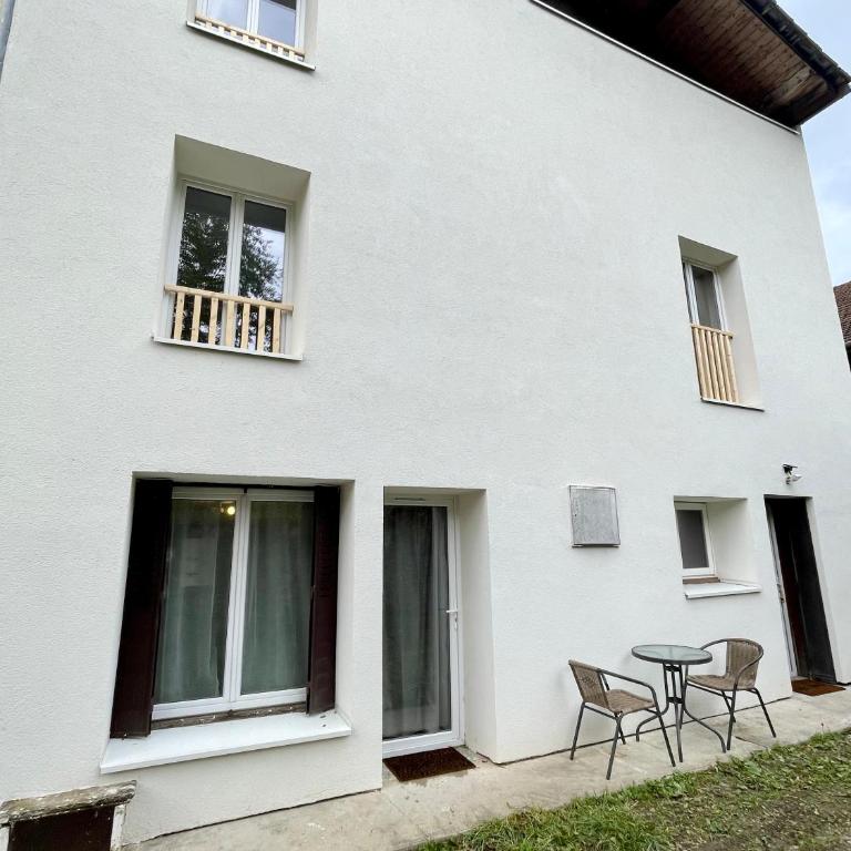 La Belle Donne maison 7 personnes baby foot PS4 - ventilateurs - Maison 3 Chambres - 6