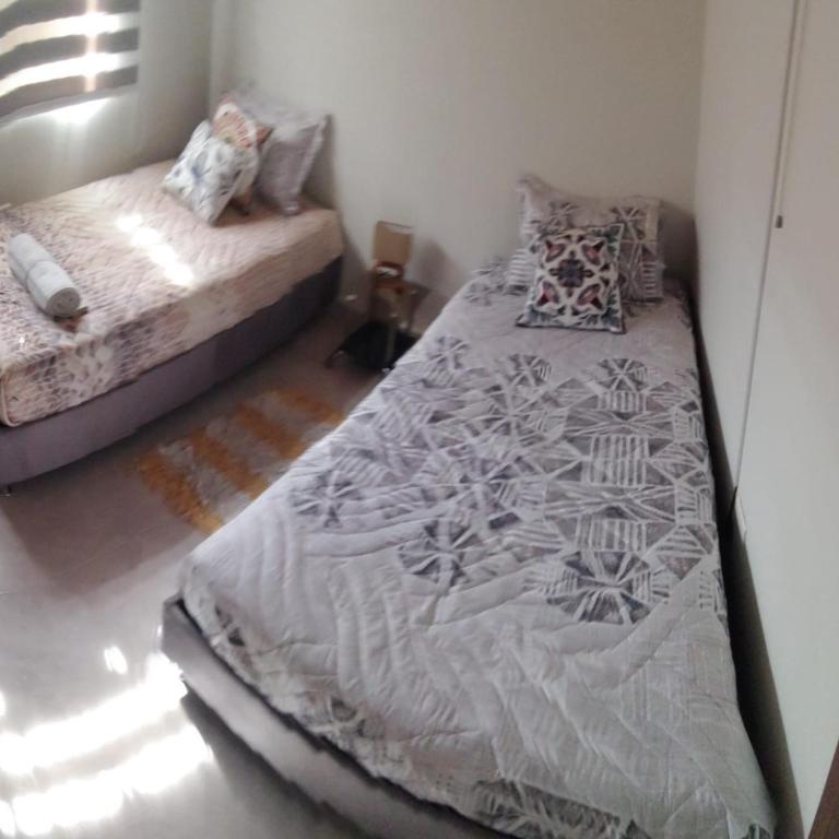 Linda Casa de dos pisos en Floridablanca, Comoda y Privada - Casa de 2 dormitorios - 4