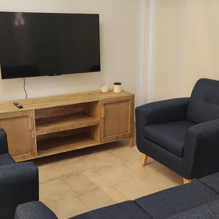 Tigre Centro Cochera Gratis - Casa de 2 dormitorios - 11