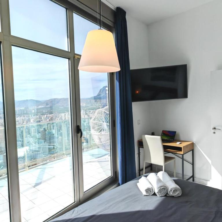 Highest penthouse with best skyline & sea views - One-Bedroom Apartment - 33