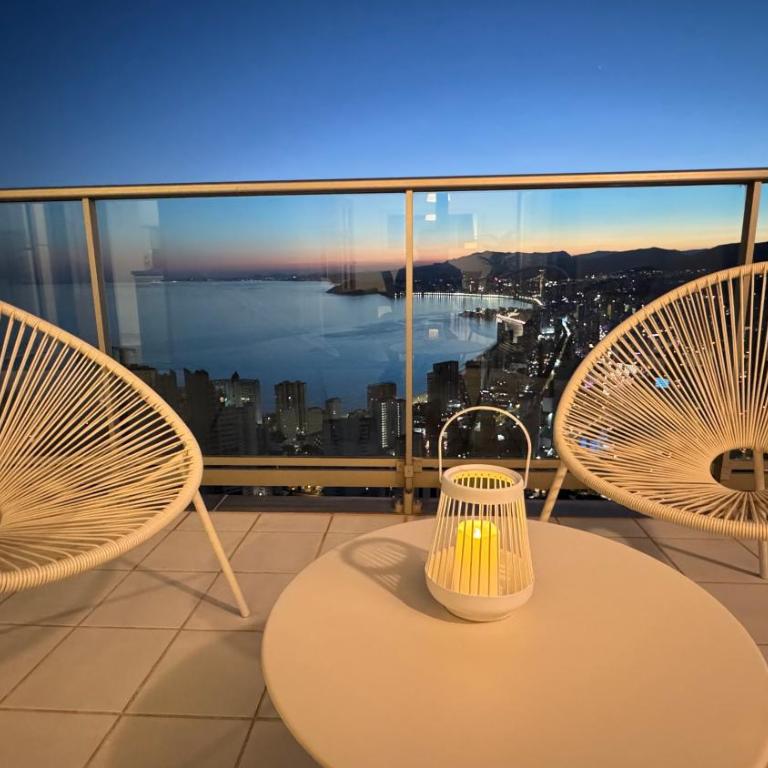 Highest penthouse with best skyline & sea views - One-Bedroom Apartment - 30