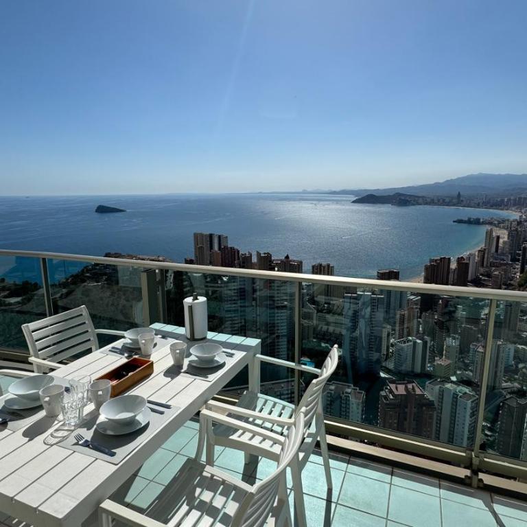 Highest penthouse with best skyline & sea views - One-Bedroom Apartment - 27