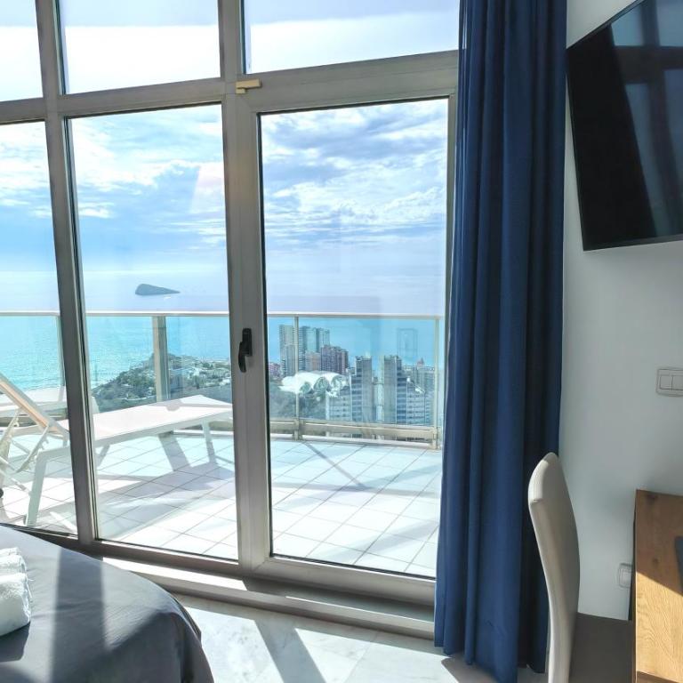 Highest penthouse with best skyline & sea views - One-Bedroom Apartment - 19