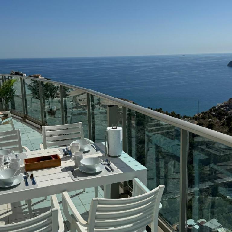 Highest penthouse with best skyline & sea views - One-Bedroom Apartment - 11