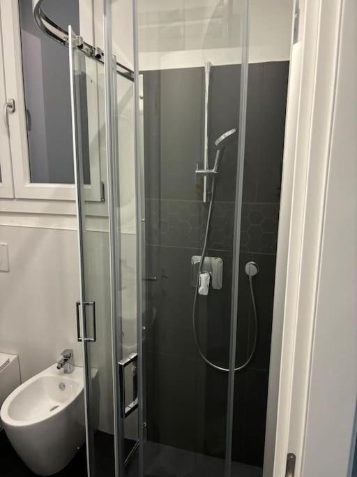 FabFour Apt - Piazza Fontana - Two-Bedroom Apartment - 25