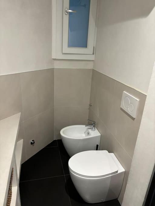 FabFour Apt - Piazza Fontana - Two-Bedroom Apartment - 27