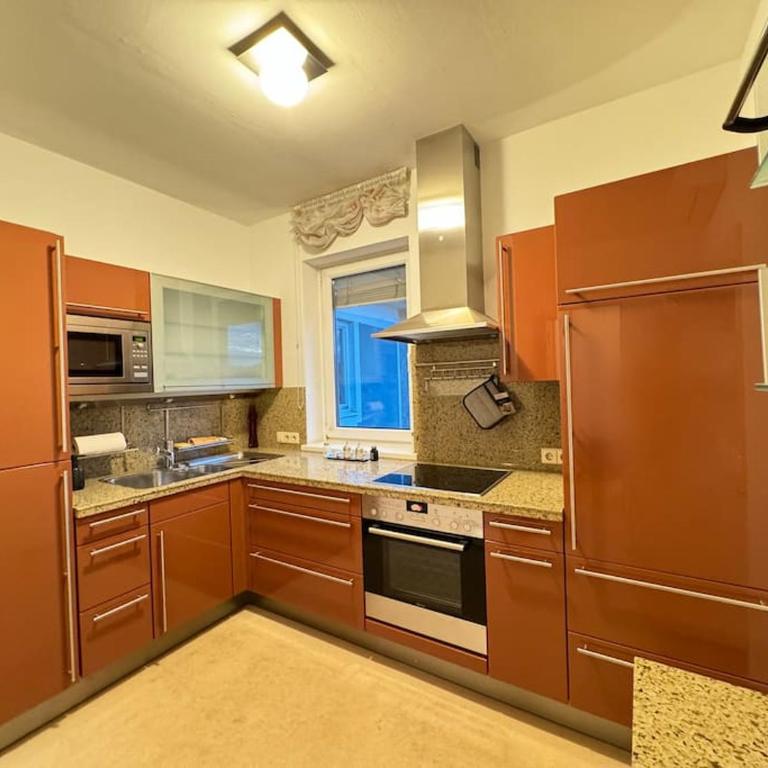 Gemütliches & modernes Apartment inklusive gratis Parkplatz - Apartment mit 2 Schlafzimmern und Bergblick - 9