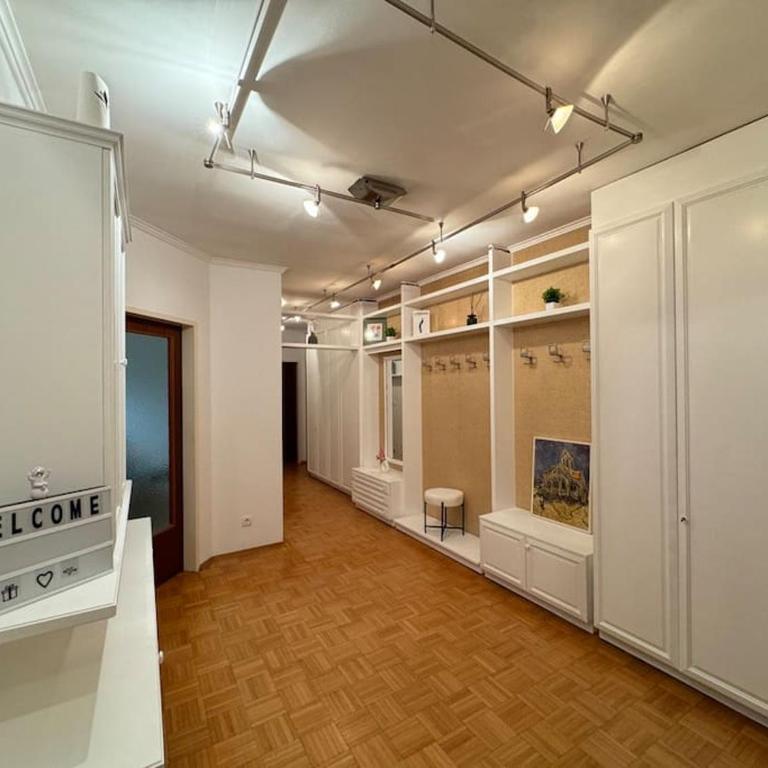 Gemütliches & modernes Apartment inklusive gratis Parkplatz - Apartment mit 2 Schlafzimmern und Bergblick - 12