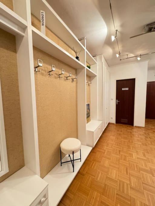 Gemütliches & modernes Apartment inklusive gratis Parkplatz - Apartment mit 2 Schlafzimmern und Bergblick - 21