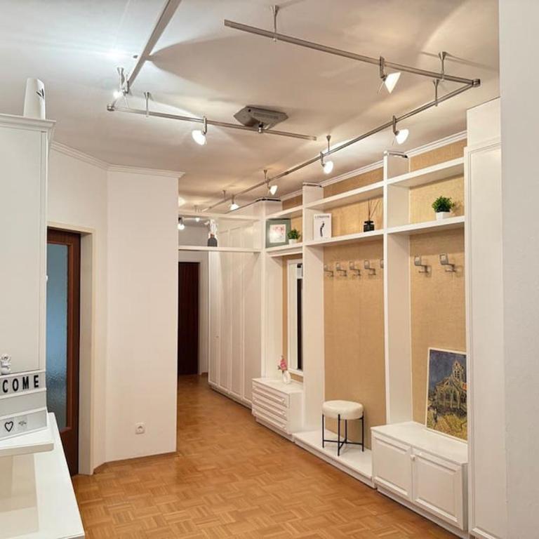 Gemütliches & modernes Apartment inklusive gratis Parkplatz - Apartment mit 2 Schlafzimmern und Bergblick - 32