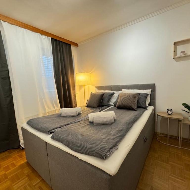 Gemütliches & modernes Apartment inklusive gratis Parkplatz - Apartment mit 2 Schlafzimmern und Bergblick - 33