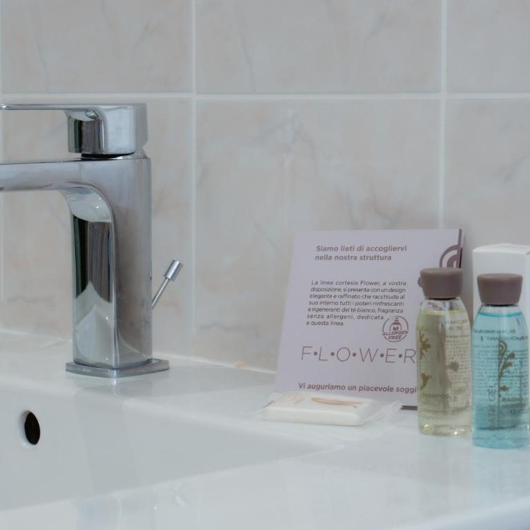 A casa di Pina - Roma St Peter - Camera Matrimoniale con Bagno Privato - 9
