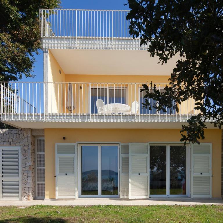"Quercia House", Private Park, shared Pool, Tennis with rackets, AC, Parking next home, plus Garage in Lerici, Cooking Lesson and Wine Tasting - Casa con 2 Camere da Letto - 2