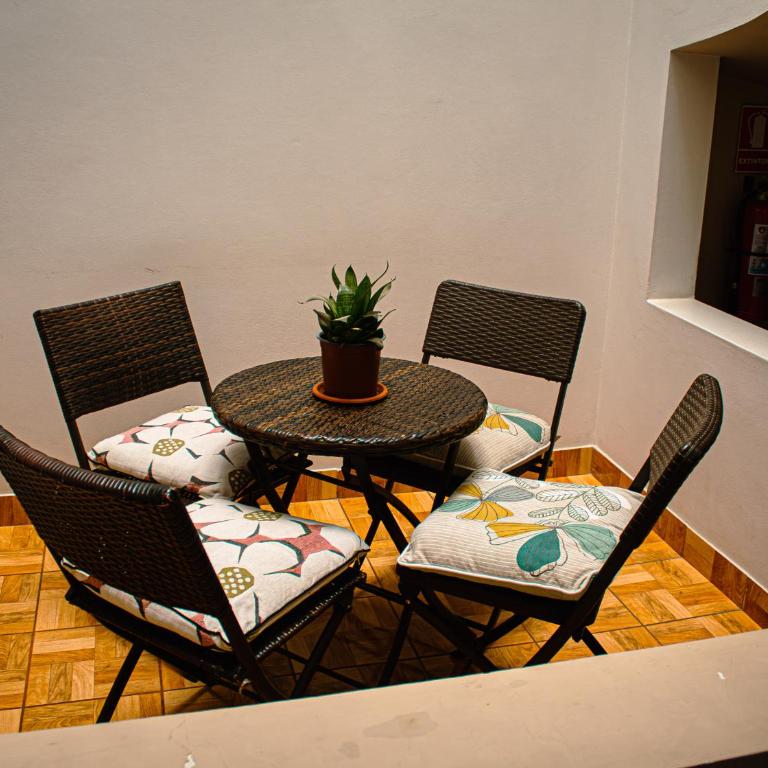 Del Valle House - Six-Bedroom House - 45