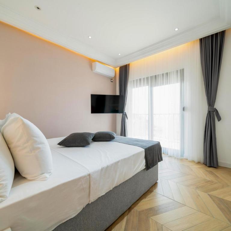 Exclusive Hotel - Standardna Dvokrevetna Soba sa Bračnim Krevetom - 5