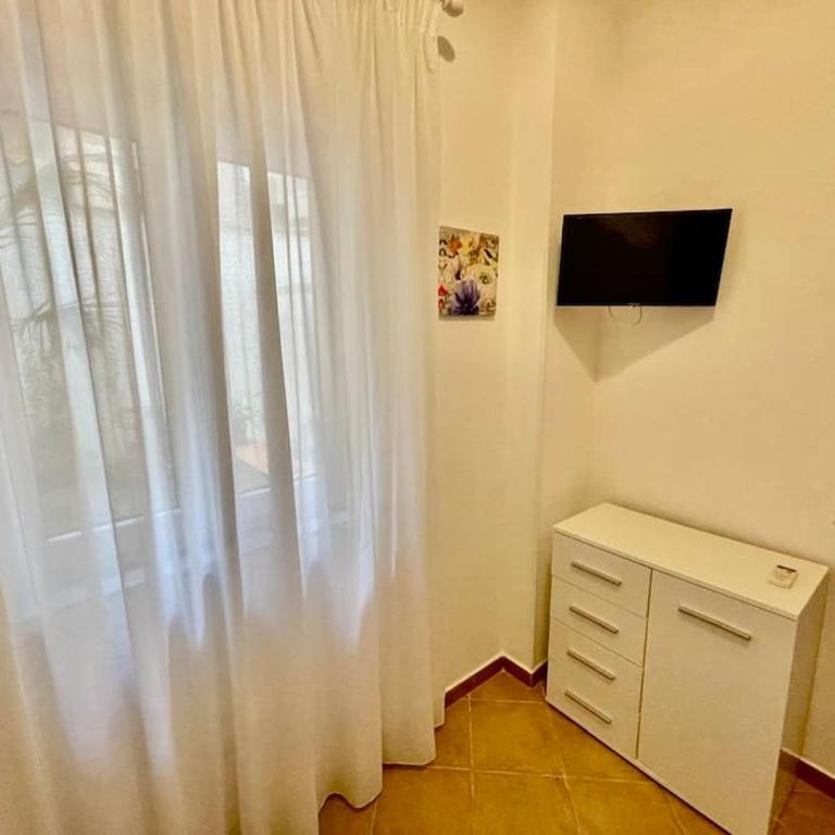 Casa Meravigghia terrazzo ,giardino e Jacuzzi - Two-Bedroom Apartment - 10
