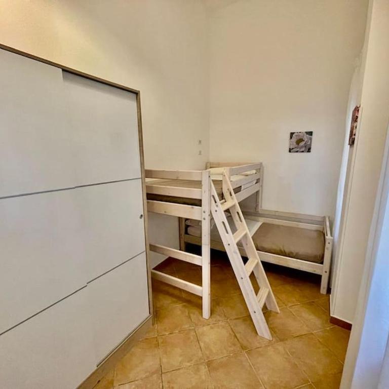 Casa Meravigghia terrazzo ,giardino e Jacuzzi - Two-Bedroom Apartment - 9